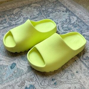 Yeezy Adidas kid slides